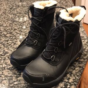 Ahnu boots - new with tags!